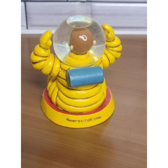 CURIOUS GEORGE ASTRONAUT SNOWGLOBE 1997 Vintage - Picture 3 of 9